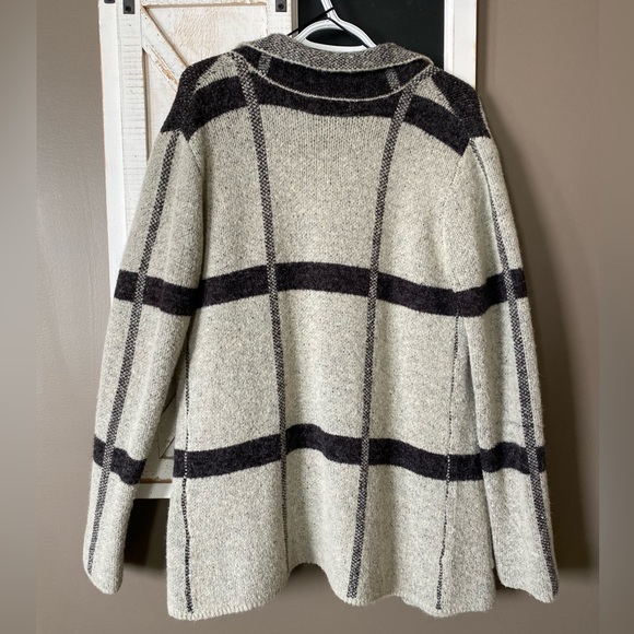 Keren Hart Small Checkered Cardigan - Picture 2 of 5